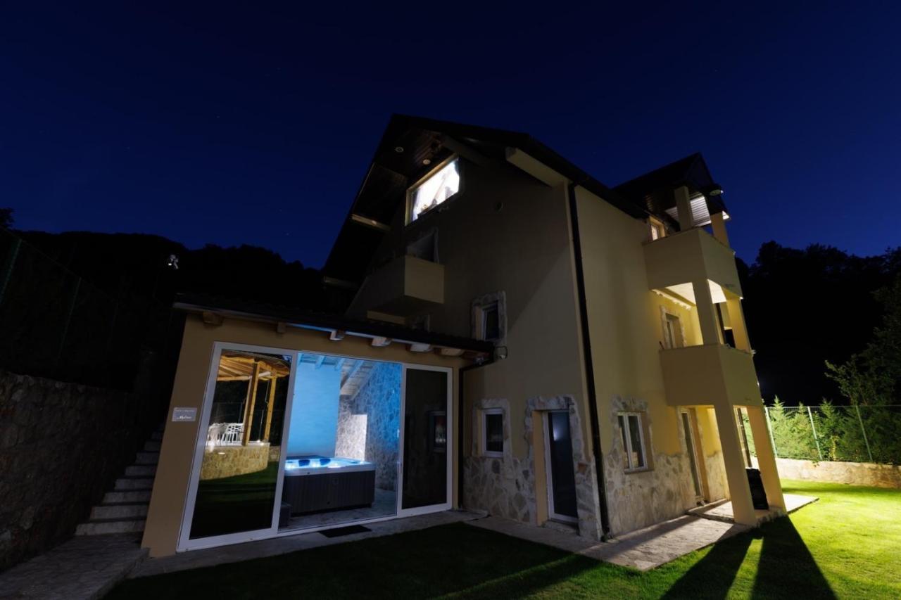 Family Spa Apartments Sunny&Shiny Savnik Exterior photo
